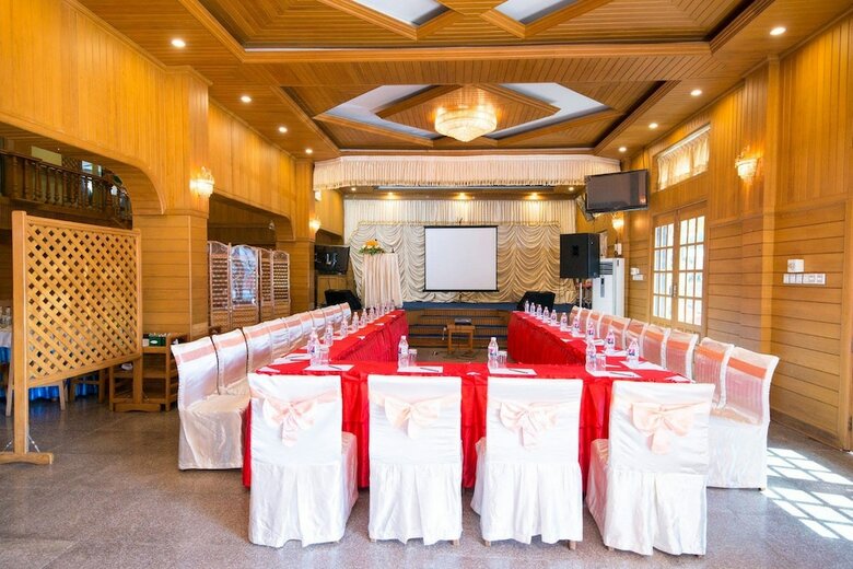 Cherry Queen Hotel