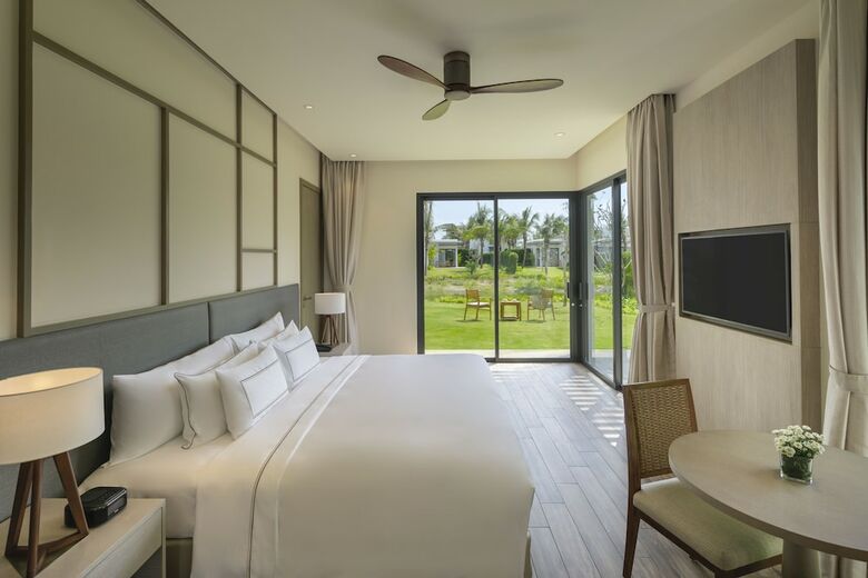 Hotel Melia Ho Tram Beach Resort