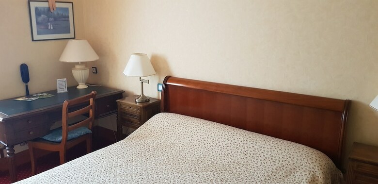 Hotel H�tel Louise de La Valli�re