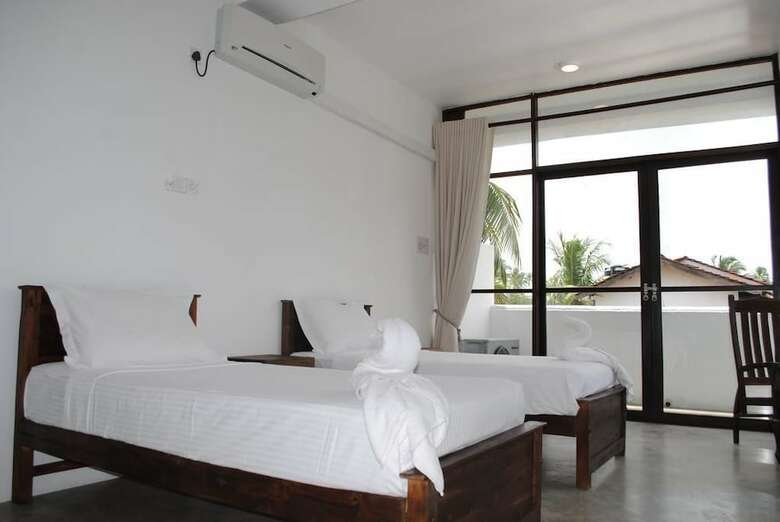 Hotel Kaori Cafe And Villa