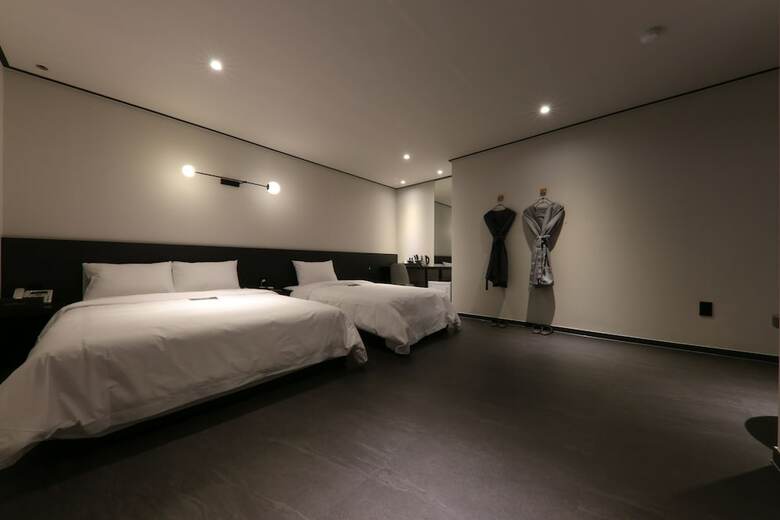 N7 Hotel
