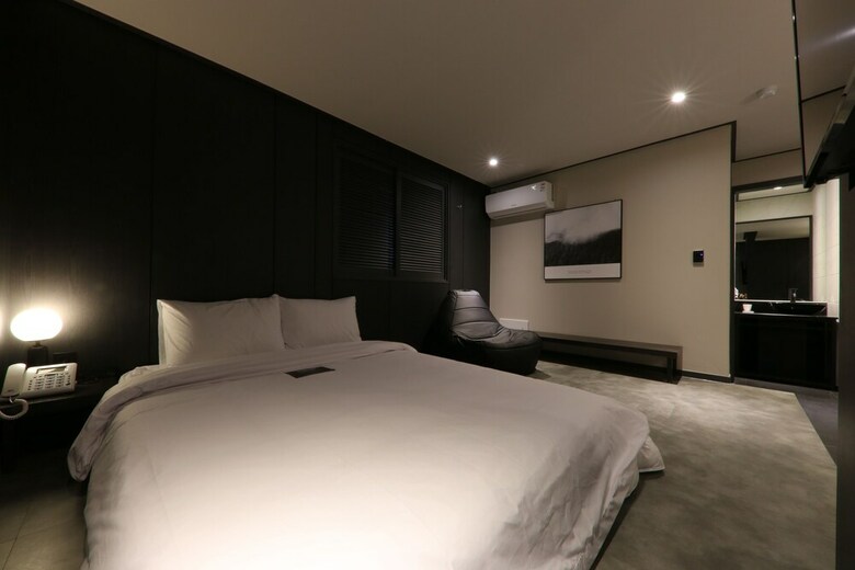 N7 Hotel