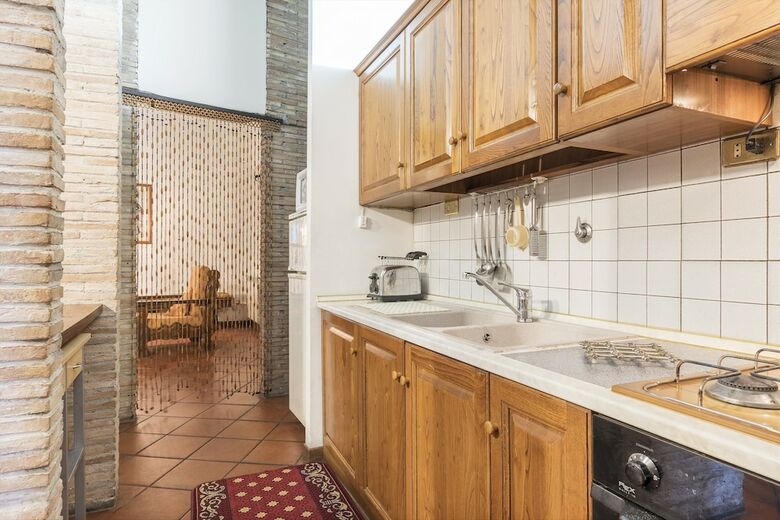 Trastevere Roomy Apartment