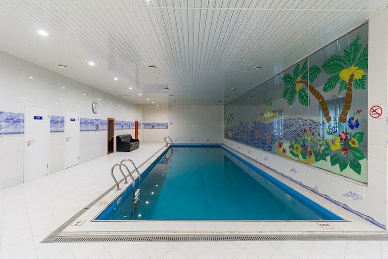 Hotel Oasis In Forest