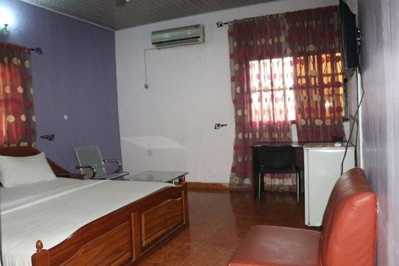 Ivory Place Hotel