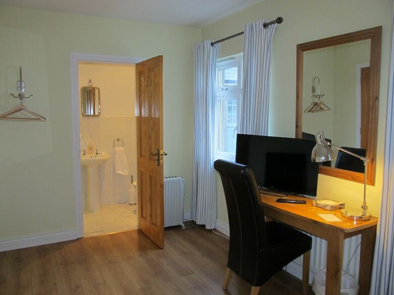 Bed & Breakfast Fifty Five Ballyhome, Portrush