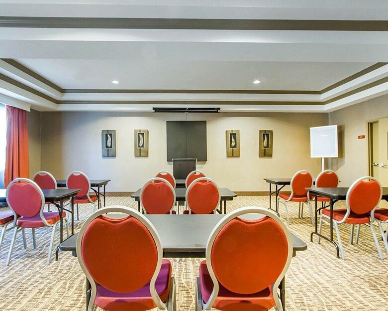 Hotel Comfort Suites