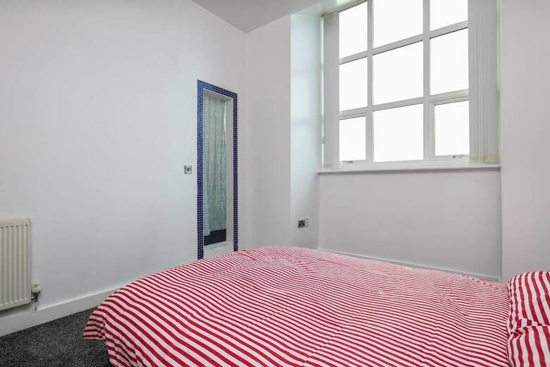 Apartment 33
