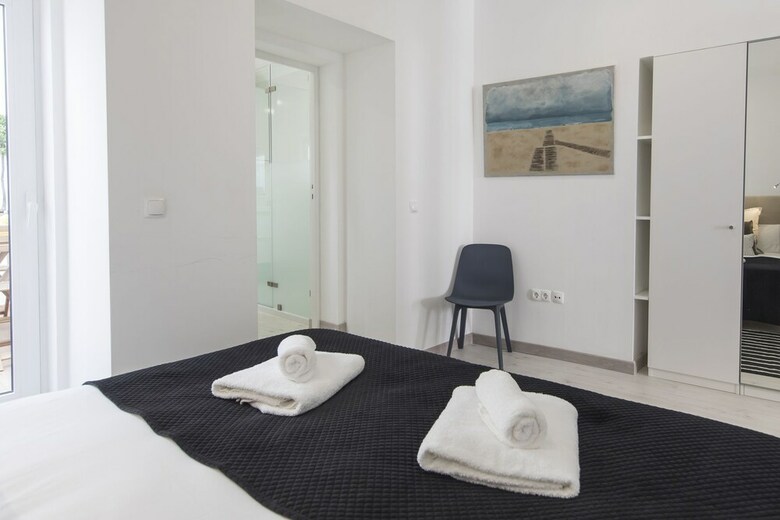 Apartamentos Principe Real Elegant Flat With Terrace