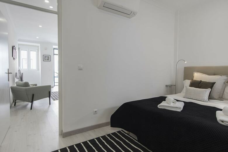 Apartamentos Principe Real Elegant Flat With Terrace