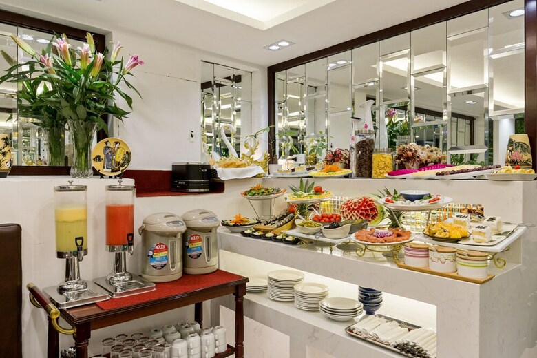 S Central Hotel & Spa