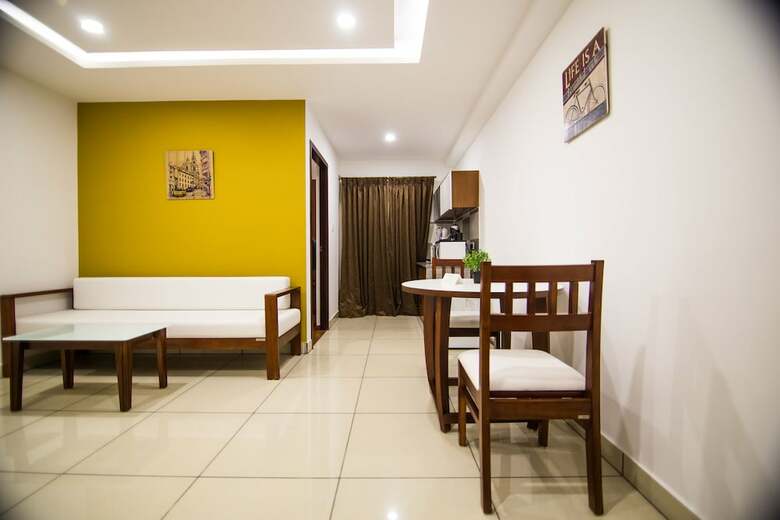 Hotel The White Tree Executive Suites