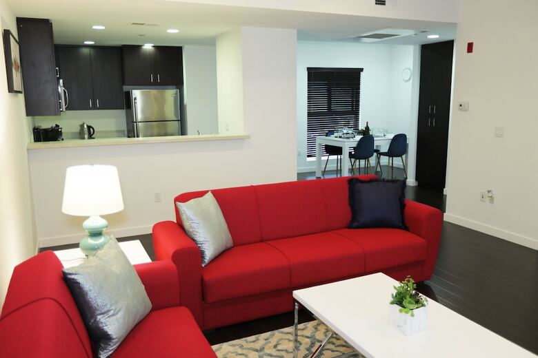 Aparthotel Hollywood Urban Residences