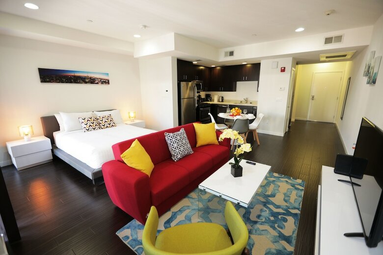 Aparthotel Hollywood Urban Residences