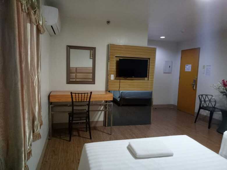 Meaco Royal Hotel-batangas City
