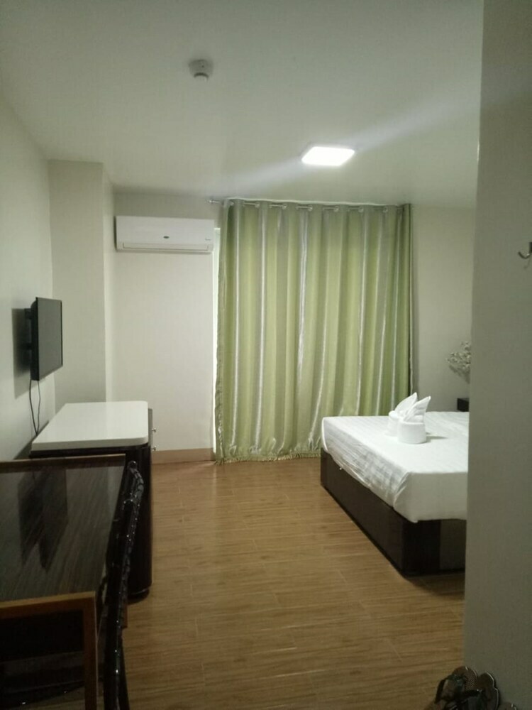 Meaco Royal Hotel-batangas City