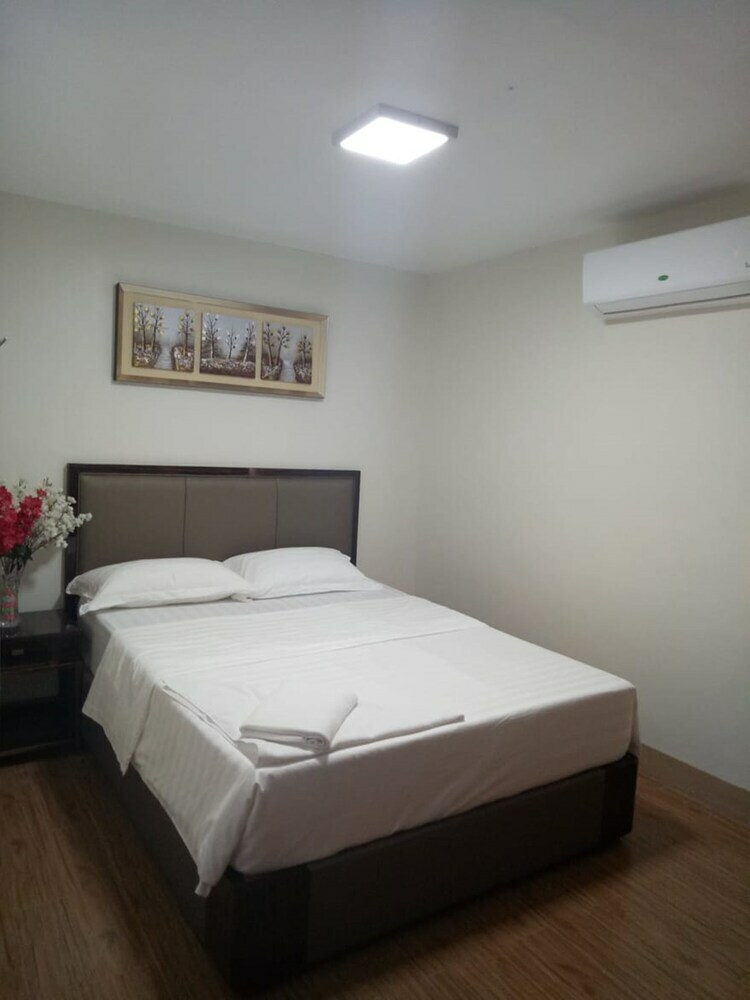 Meaco Royal Hotel-batangas City