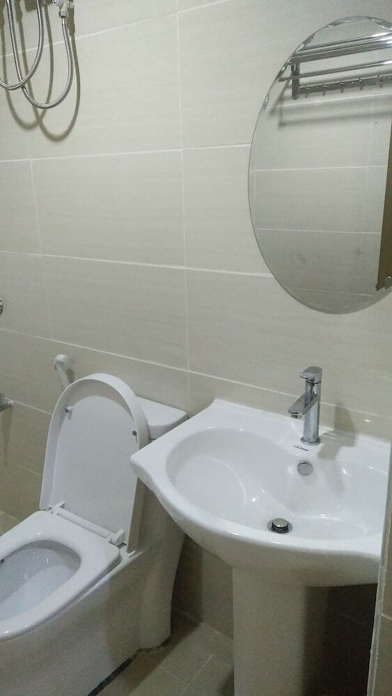Meaco Royal Hotel-batangas City