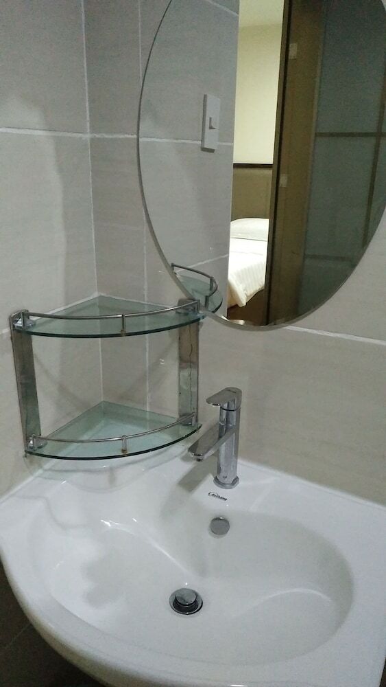 Meaco Royal Hotel-batangas City