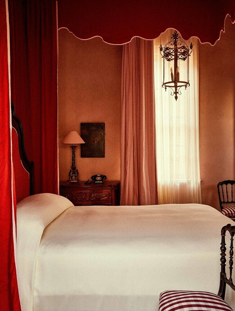 Hotel Peter And Paul