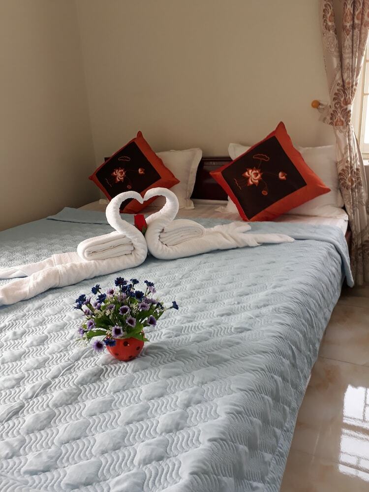 Hotel Tamcoc White Swan Hostel