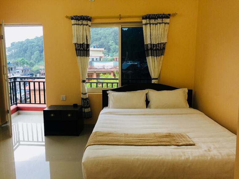 Hotel Golden Lake