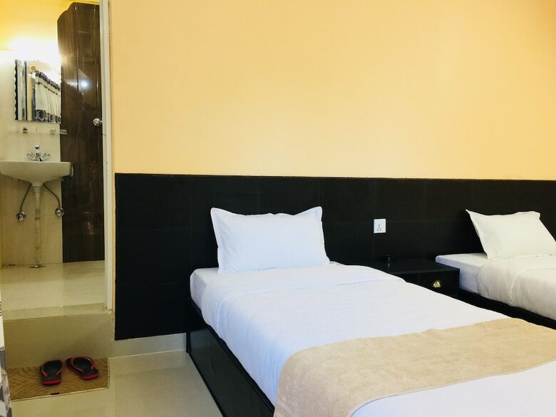 Hotel Golden Lake