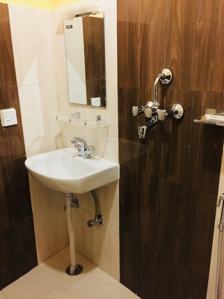 Hotel Golden Lake