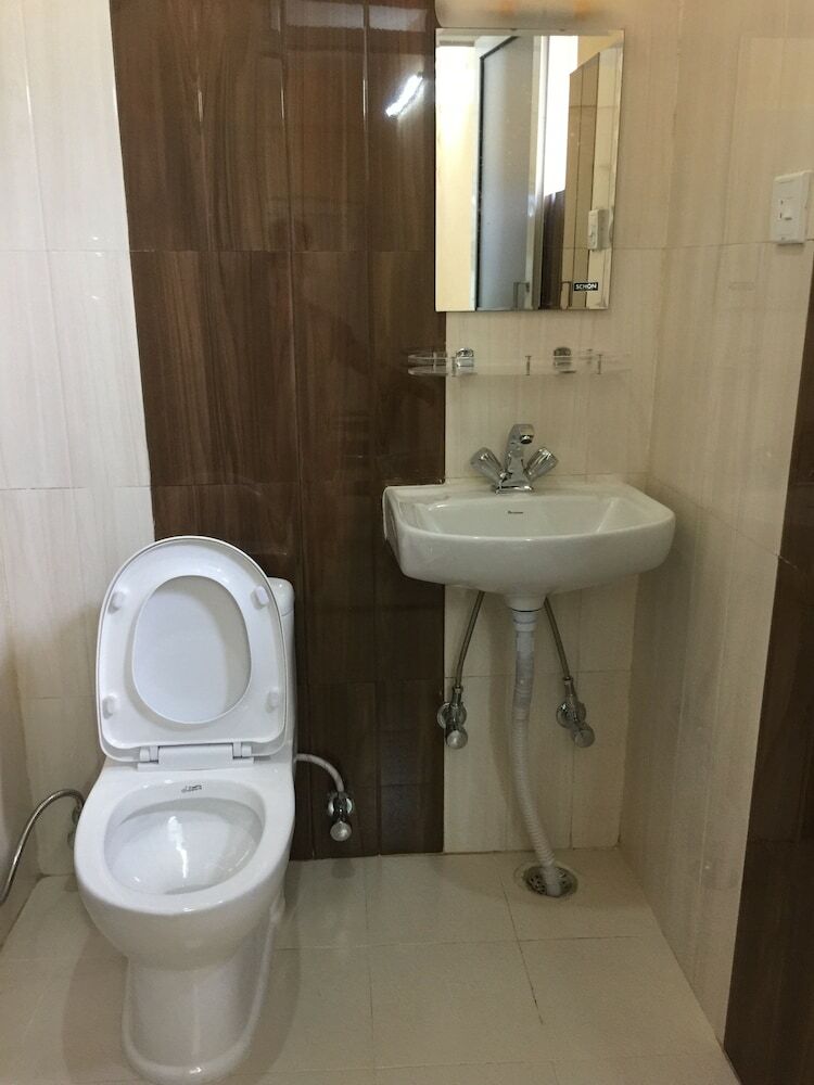 Hotel Golden Lake