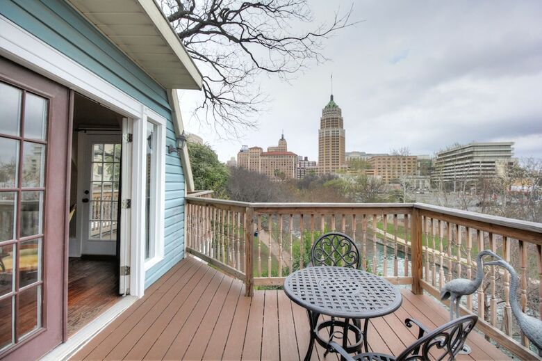 Bed & Breakfast Inn On The Riverwalk
