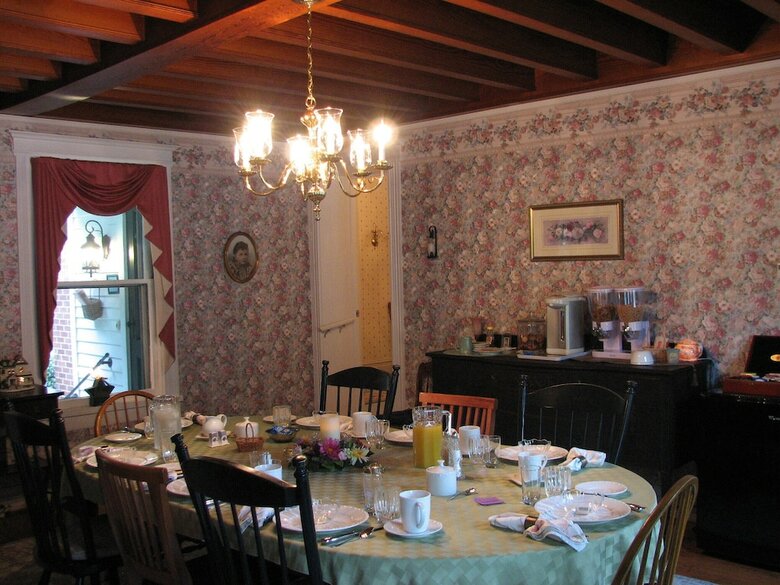 Vancleef Homestead Bed And Breakfast