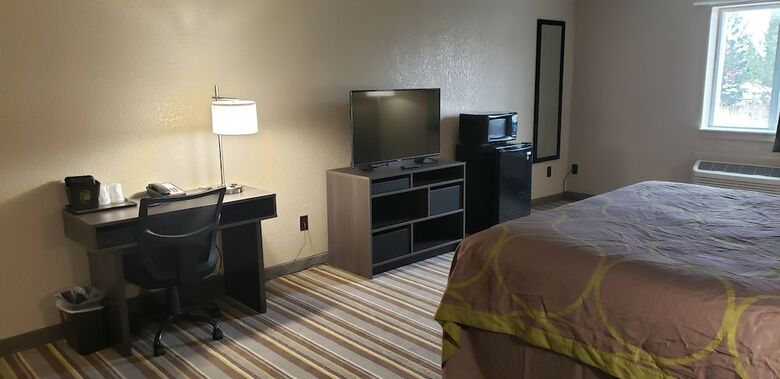 Hotel Super 8 By Wyndham Sidney