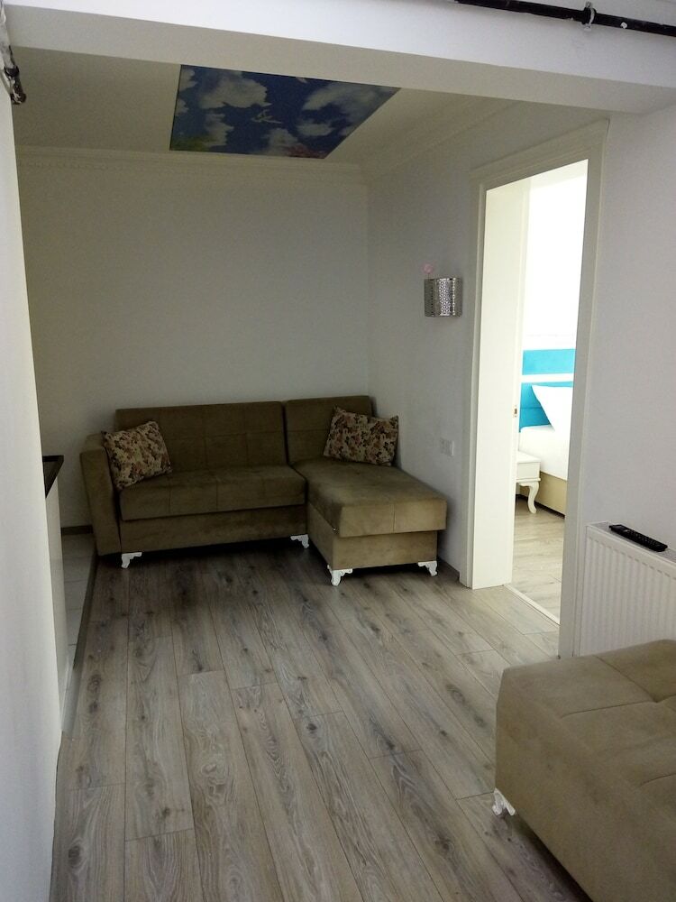 Fish Gold Apart Suites