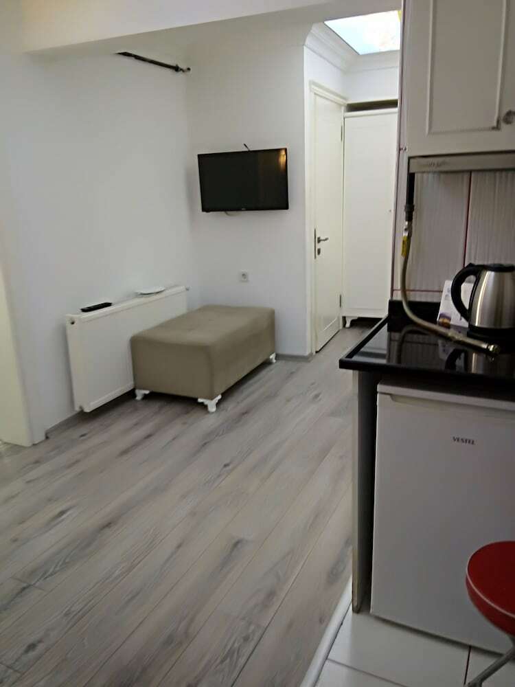 Fish Gold Apart Suites
