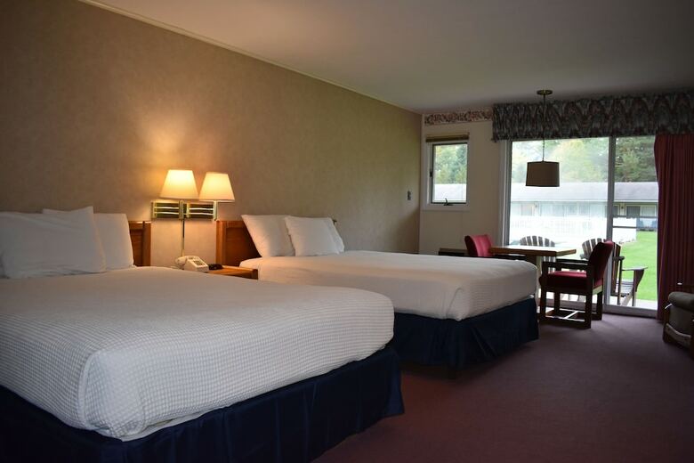 Country Club Motel