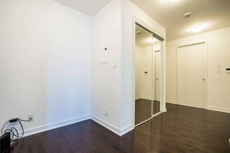 Apartamentos Aaira Suites At 65 Bremner Blvd