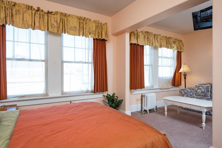 Historic Hotel Condon