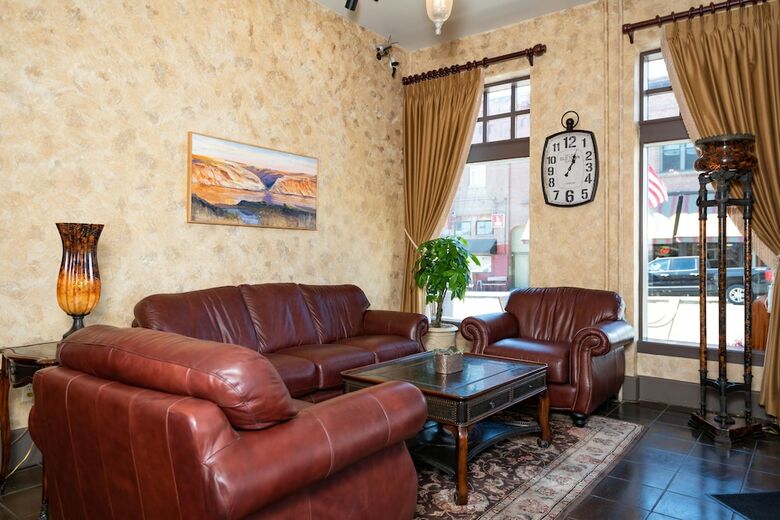 Historic Hotel Condon