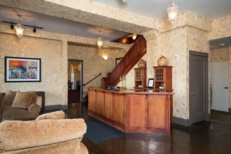 Historic Hotel Condon