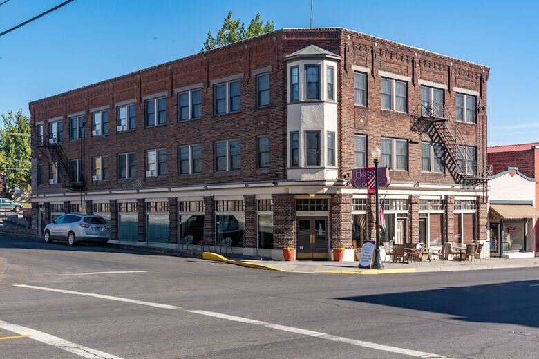Historic Hotel Condon