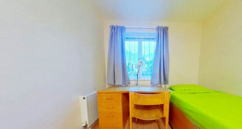 Hostal Davies Court