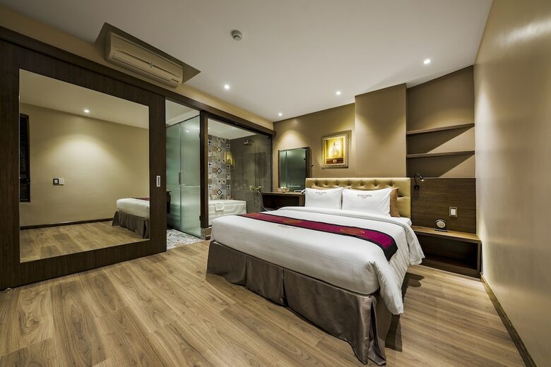 Sunflower Cbq Hotel