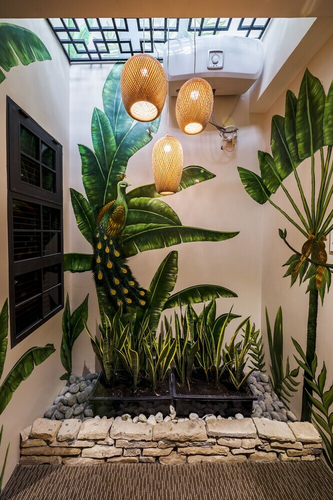 Sunflower Cbq Hotel