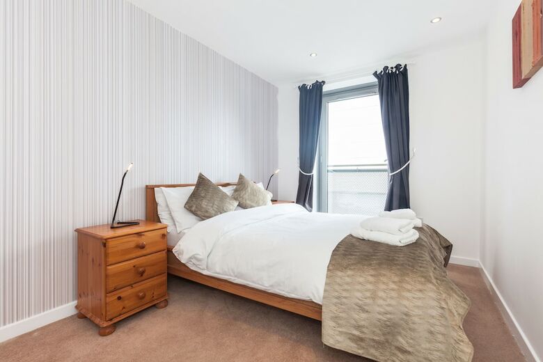 Stylish Garden View Apartment