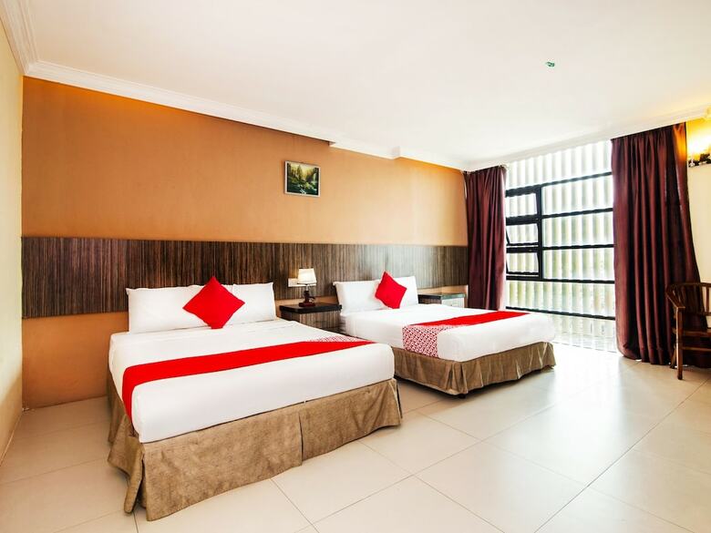 Oyo 443 Crystal City Hotel