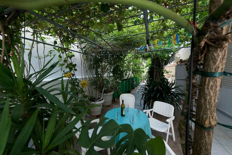 Garden Central Athinian Apartments