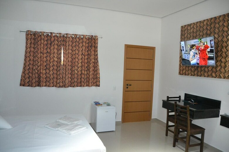 Liverpool Hotel & Motel
