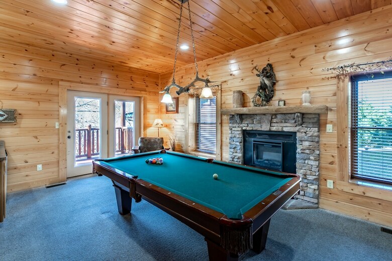 Charming Cabin Hot Tub And Pool Access