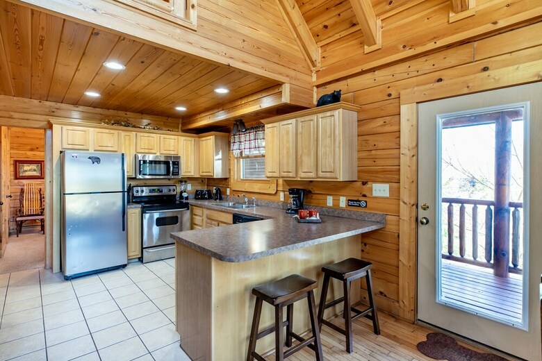 Charming Cabin Hot Tub And Pool Access
