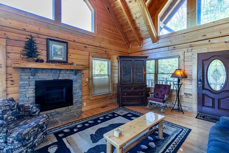 Charming Cabin Hot Tub And Pool Access
